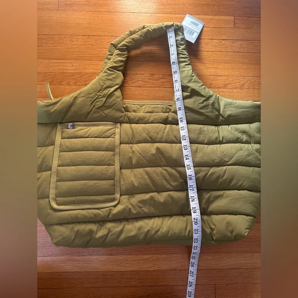 Everlane Quilted Weekender Bag in Moss Green, NWT